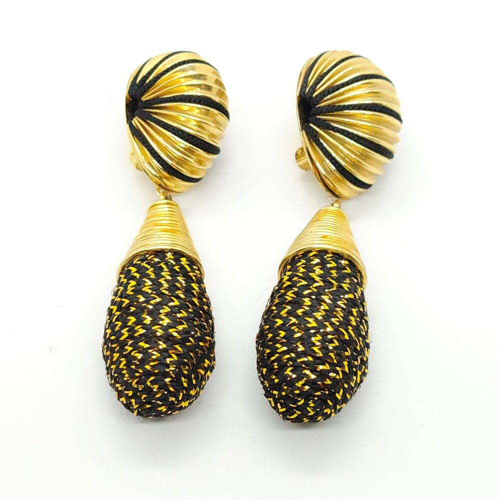 Vintage 1970 - 1980 Cord Wrapped Shell Scallop TearDrop Earrings